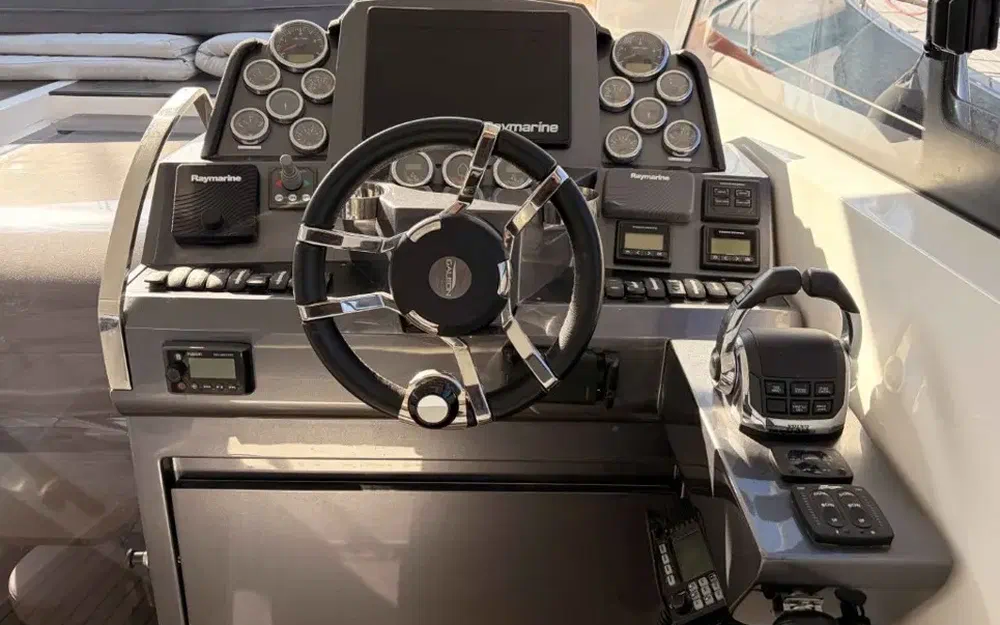 slider 8 Galeon 405 HTL