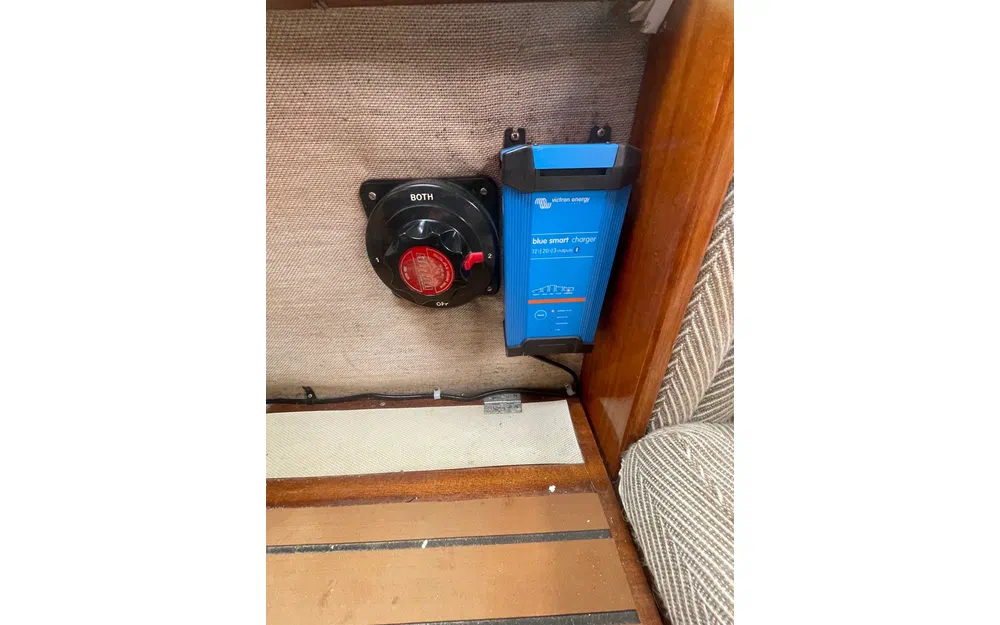 slider 12 Kirie Fifty 27