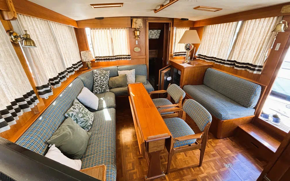 slider 11 Grand Banks 42 Classic