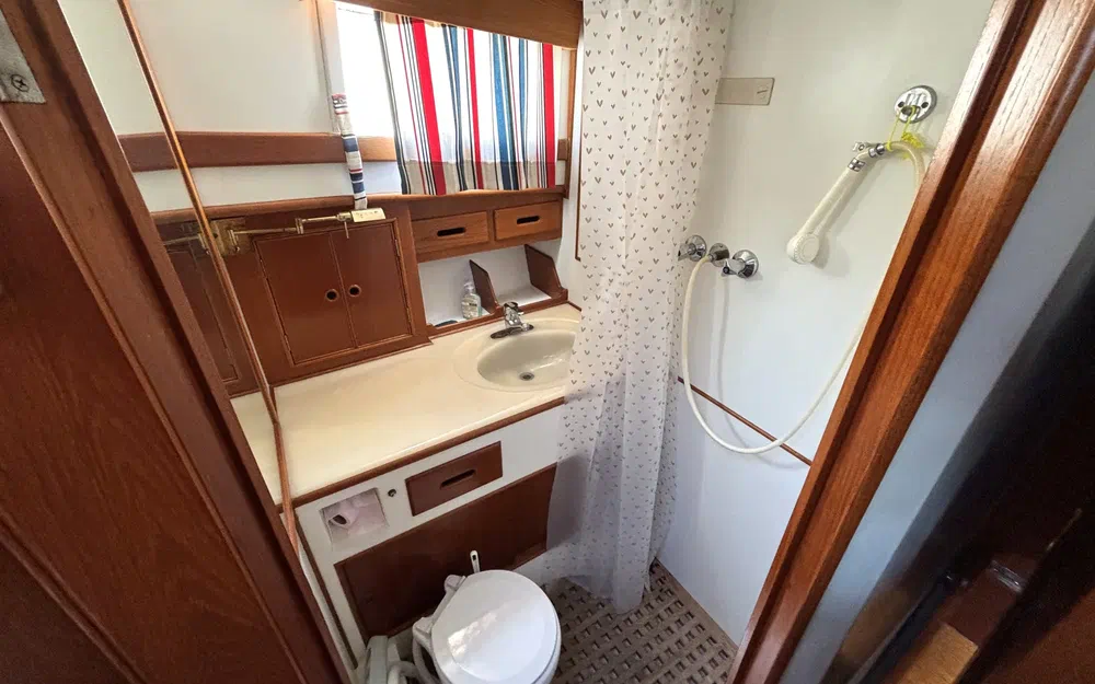 slider 15 Grand Banks 42 Classic