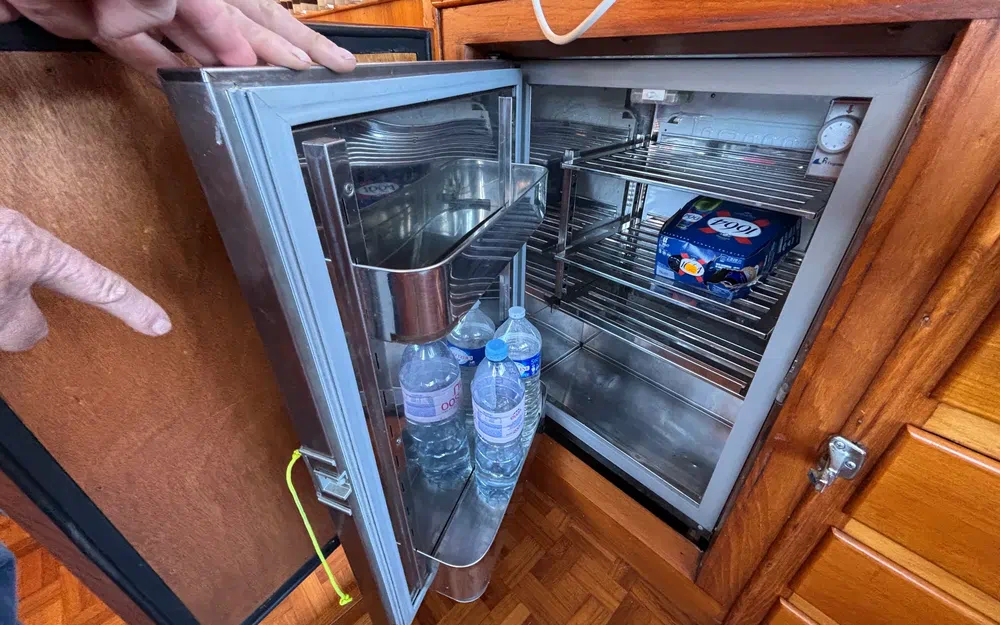 slider 19 Grand Banks 42 Classic