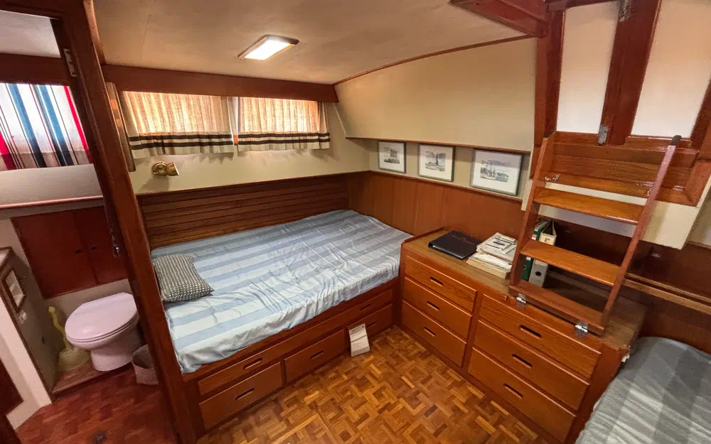 slider 22 Grand Banks 42 Classic