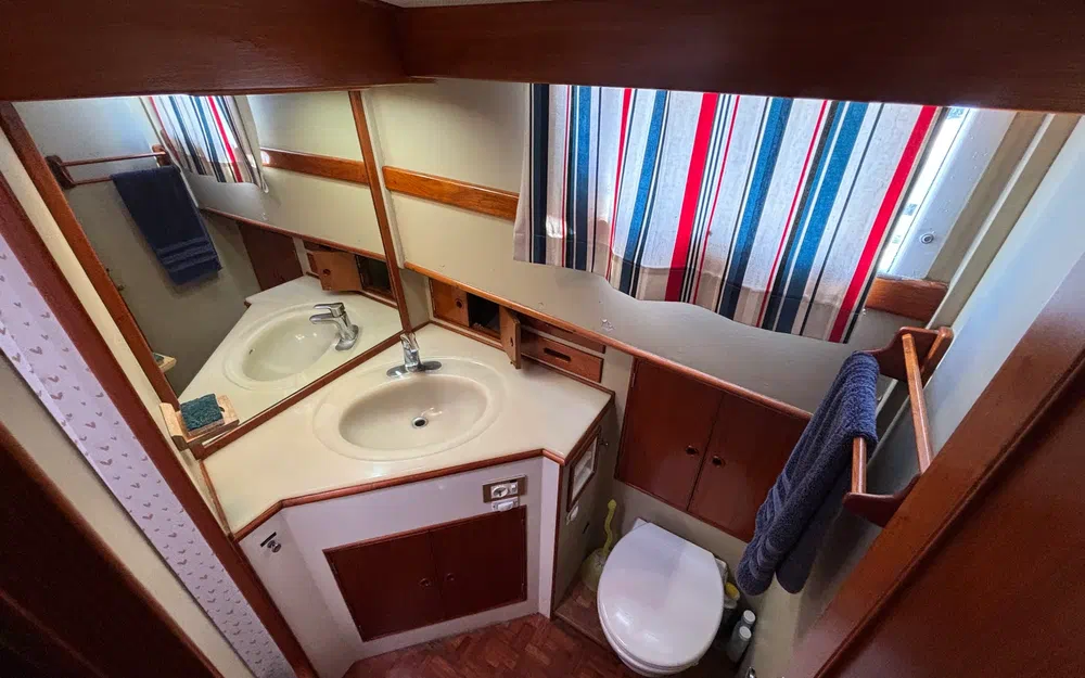 slider 24 Grand Banks 42 Classic