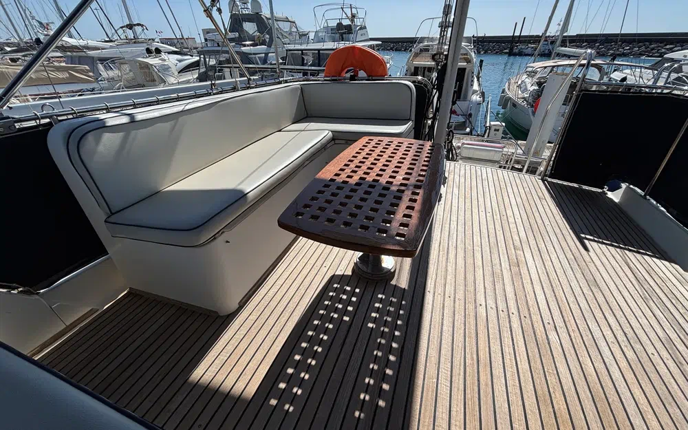 slider 3 Grand Banks 42 Classic