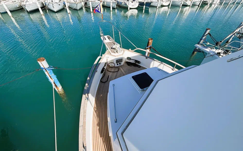 slider 8 Grand Banks 42 Classic