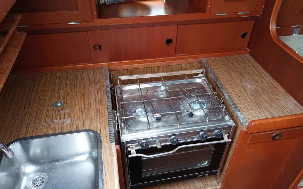 slider 22 Hallberg Rassy 312