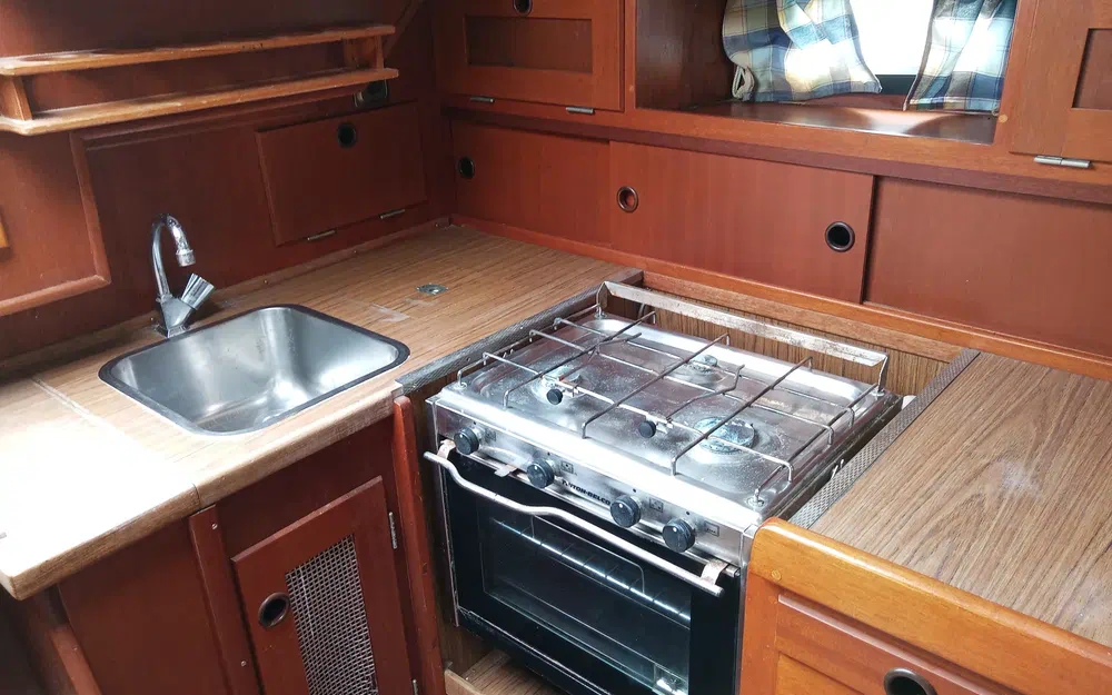 slider 21 Hallberg Rassy 312