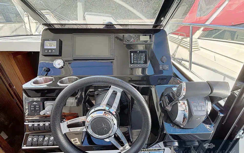 slider 9 Jeanneau Merry Fisher 1095