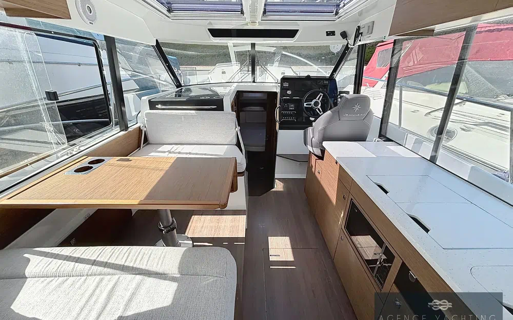 slider 1 Jeanneau Merry Fisher 1095