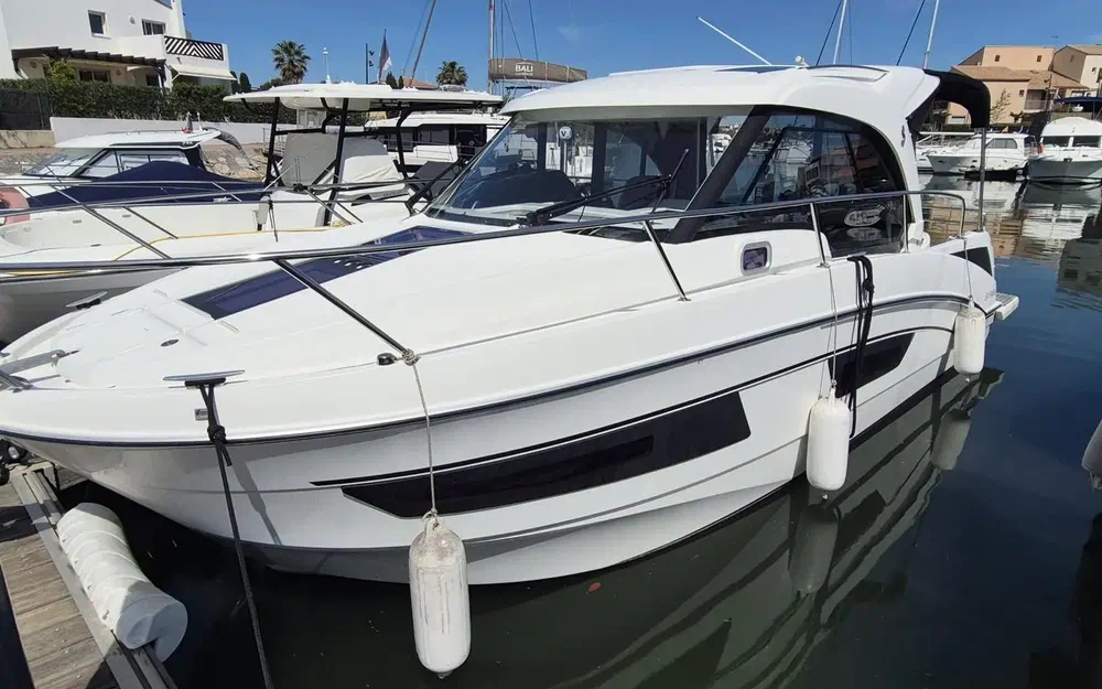 slider 0 Beneteau Antares 9 OB