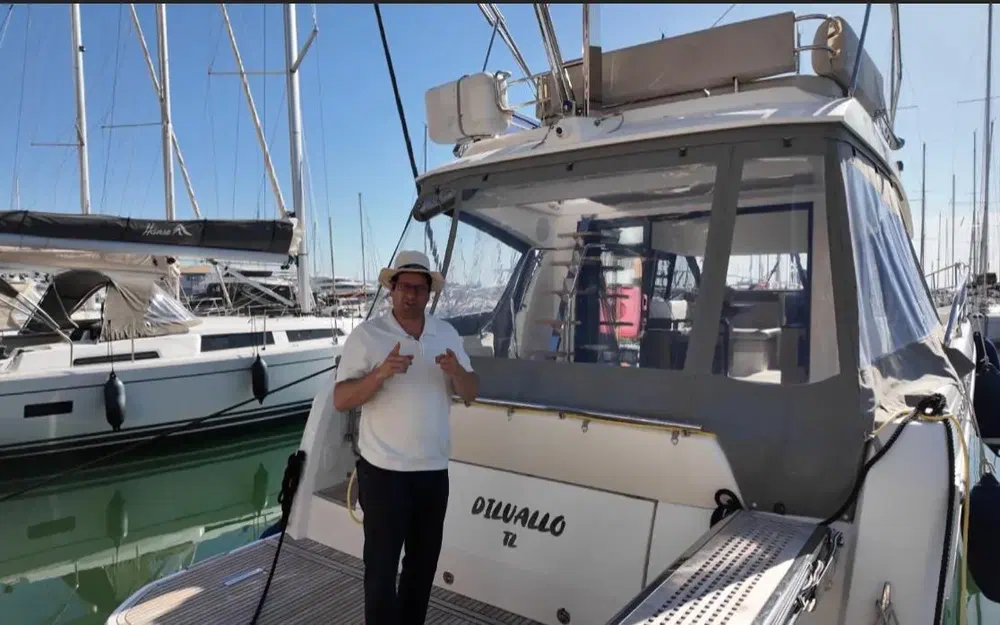 slider 0 Prestige Yachts 420 Fly