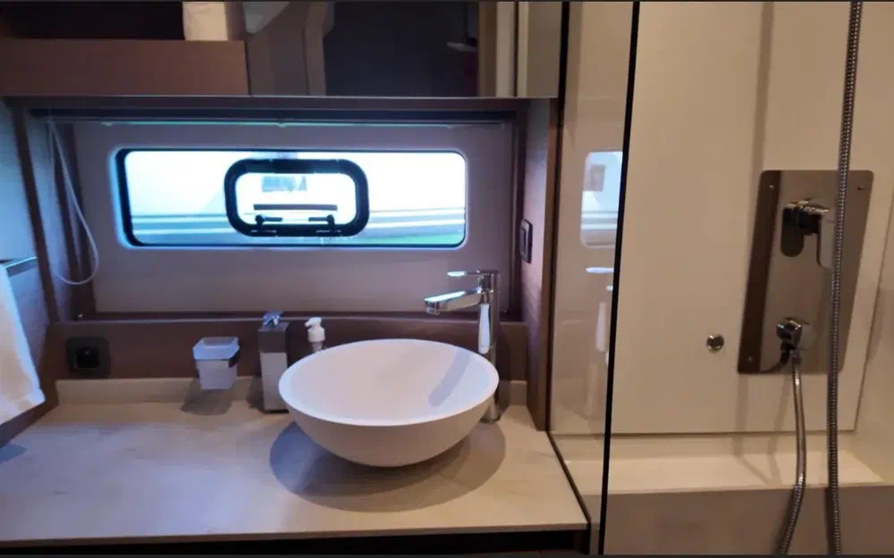 slider 5 Prestige Yachts 420 Fly