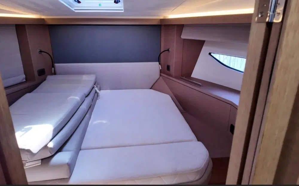 slider 6 Prestige Yachts 420 Fly