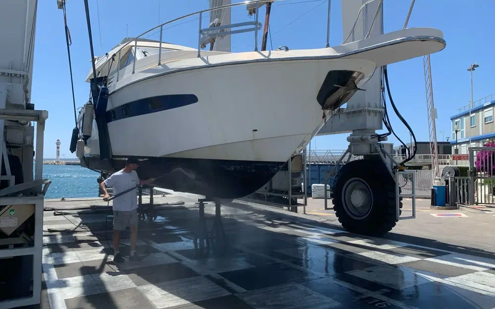 slider 5 Astondoa 45 GL