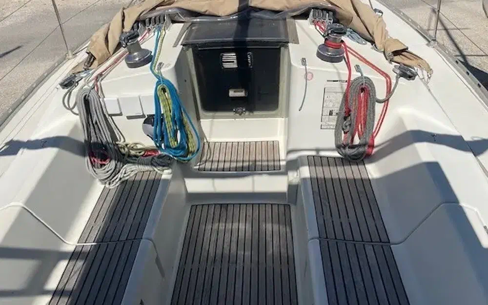 slider 17 Jeanneau Sun Odyssey 33.1