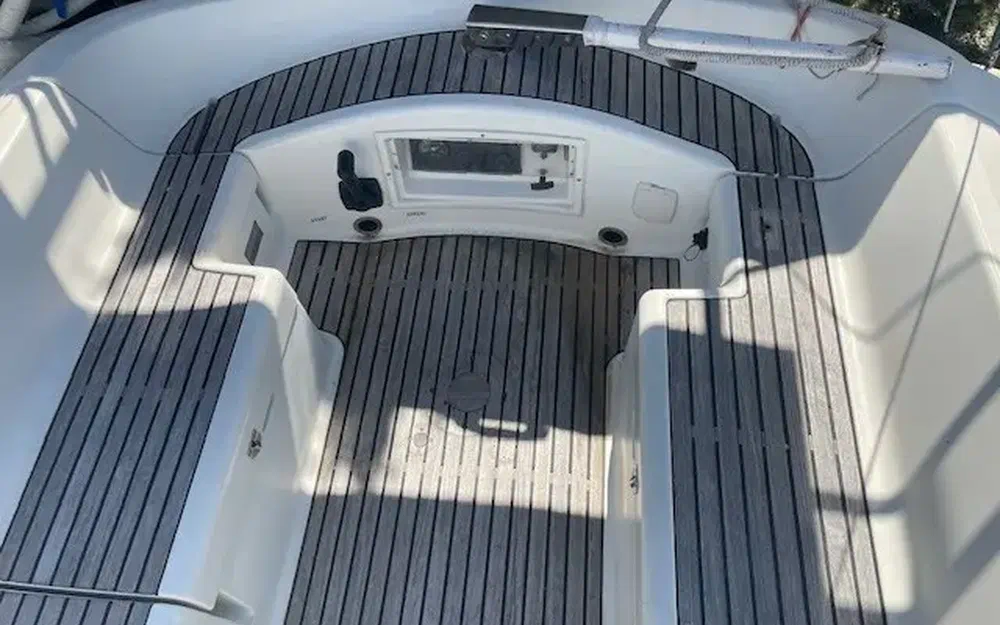 slider 18 Jeanneau Sun Odyssey 33.1