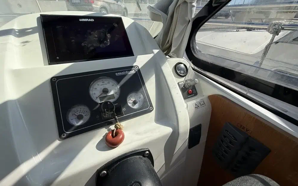 slider 14 Beneteau Antares 8 S