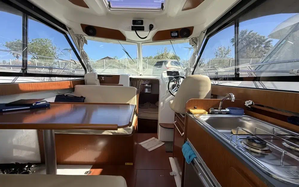 slider 3 Beneteau Antares 8 S