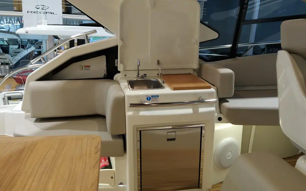 slider 12 Cranchi M 44 Hard Top