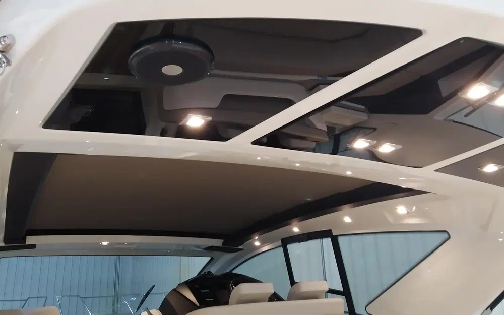 slider 19 Cranchi M 44 Hard Top