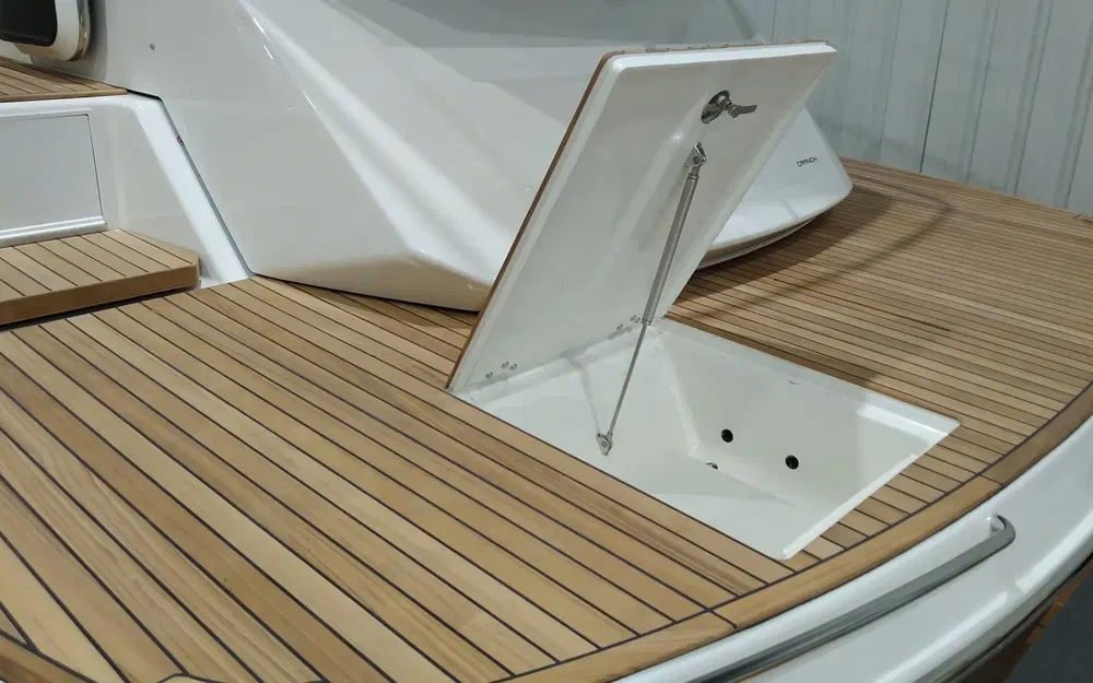 slider 29 Cranchi M 44 Hard Top