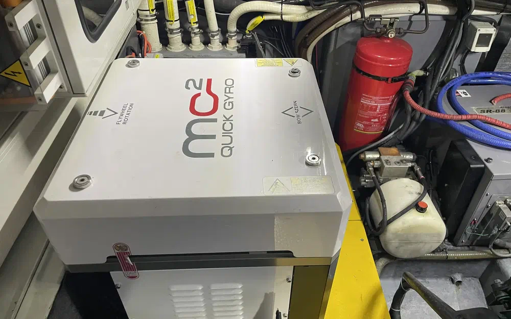 slider 11 Absolute 43 Fly