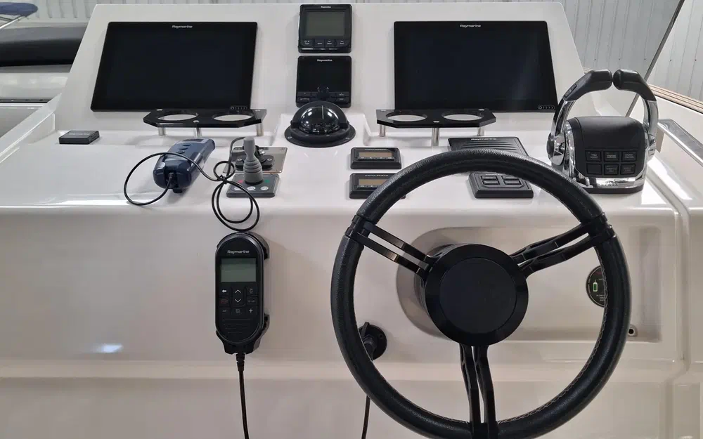 slider 11 Astondoa 377 Coupe