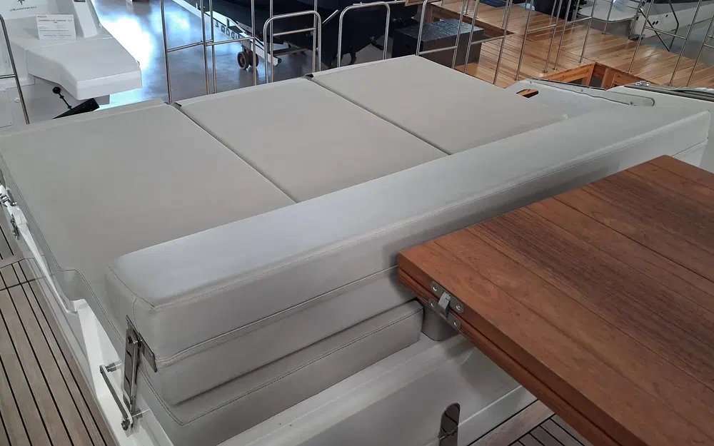 slider 18 Astondoa 377 Coupe