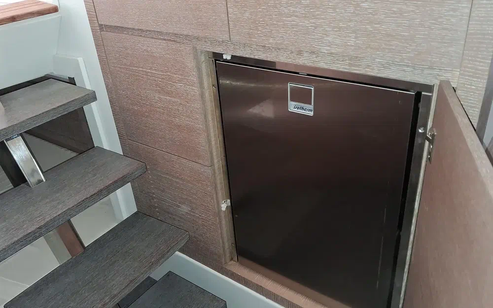 slider 33 Astondoa 377 Coupe