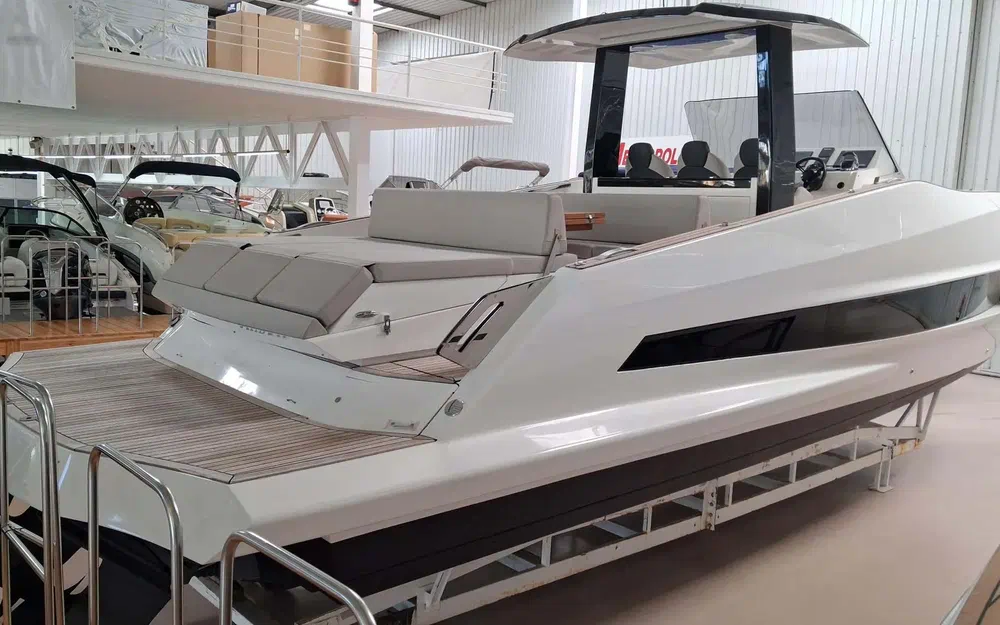 slider 4 Astondoa 377 Coupe