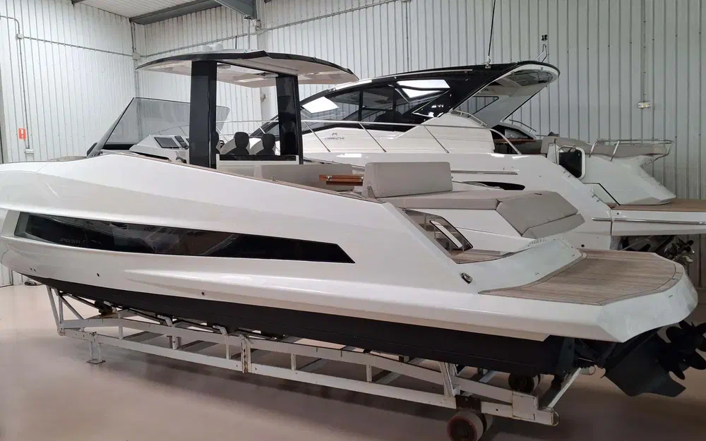 slider 5 Astondoa 377 Coupe