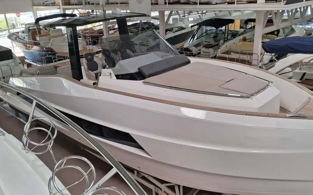 slider 7 Astondoa 377 Coupe