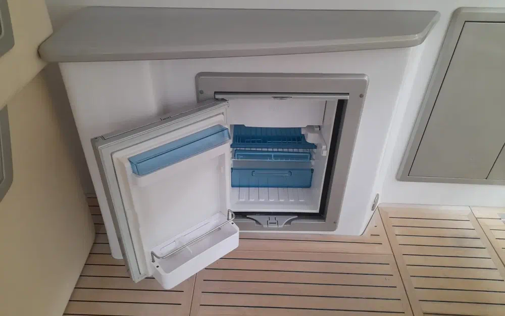 slider 8 Airon Marine 400 T-Top