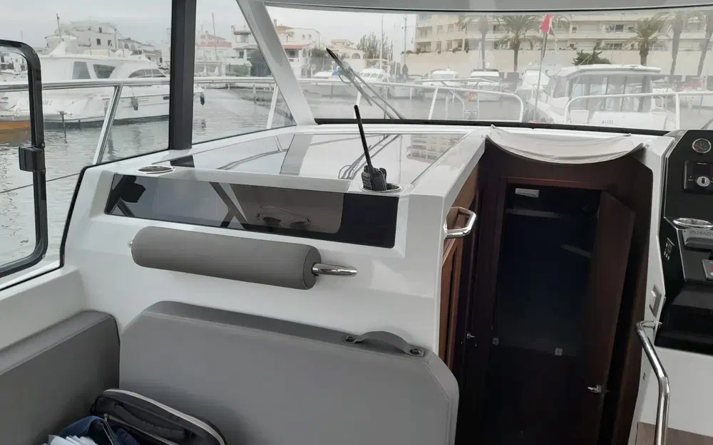 slider 14 Beneteau Antares 11