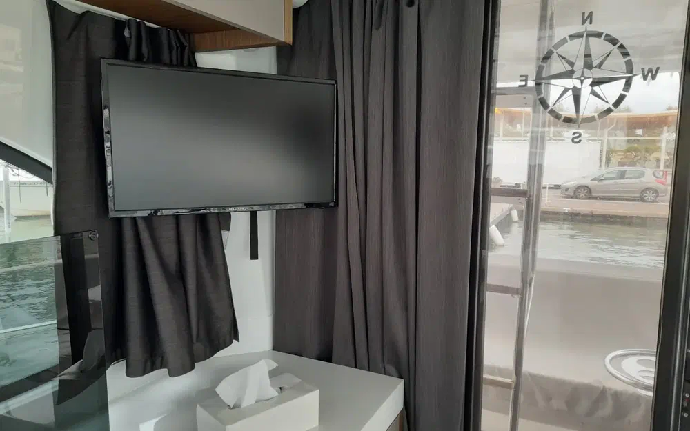 slider 17 Beneteau Antares 11