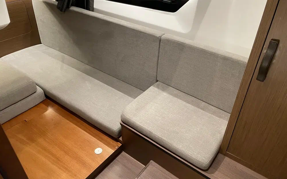 slider 26 Beneteau Antares 11