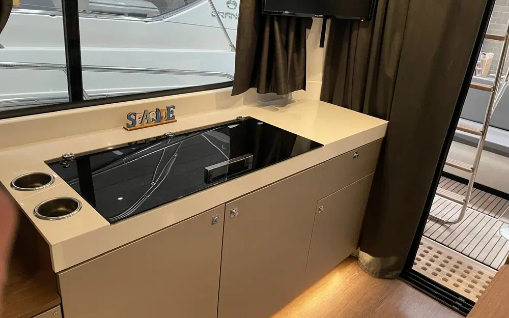 slider 28 Beneteau Antares 11