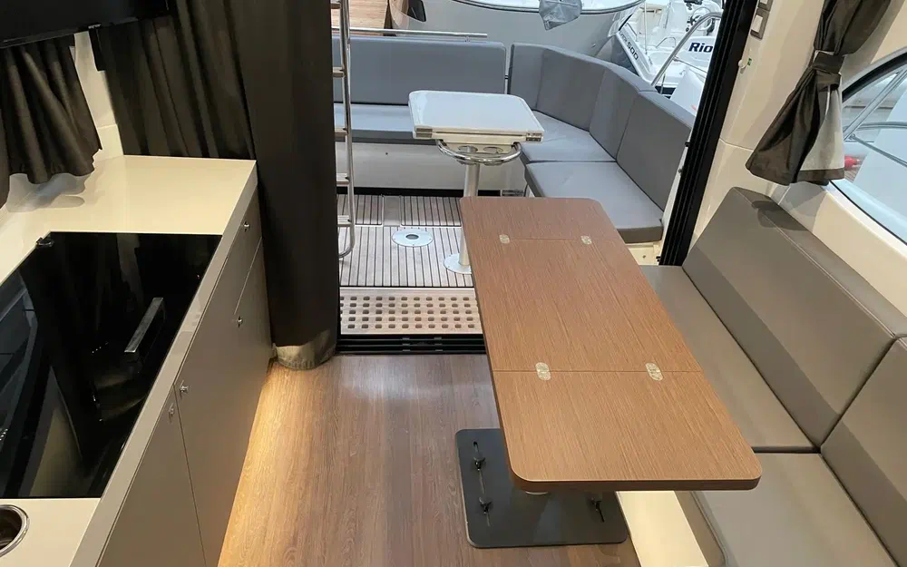 slider 33 Beneteau Antares 11