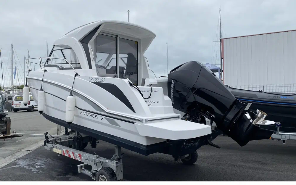 slider 0 Beneteau Antares 7 OB