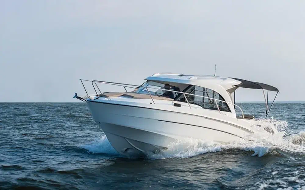 slider 0 Beneteau Antares 8