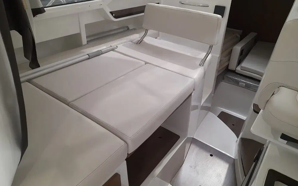 slider 12 Beneteau Antares 8