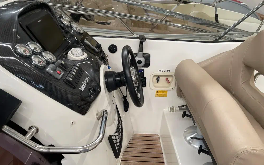 slider 6 Beneteau Monte Carlo 27