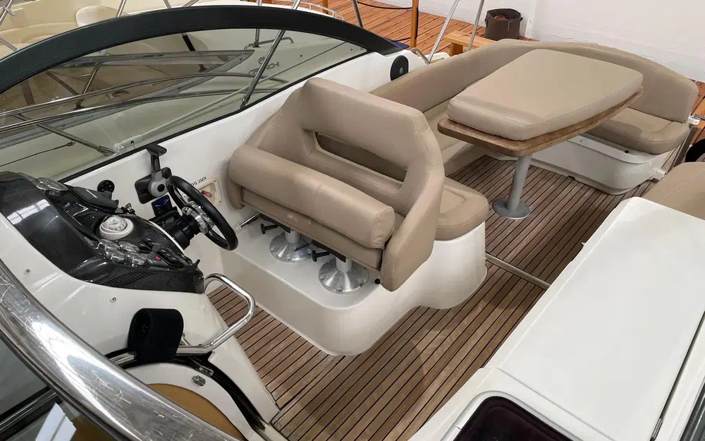 slider 8 Beneteau Monte Carlo 27