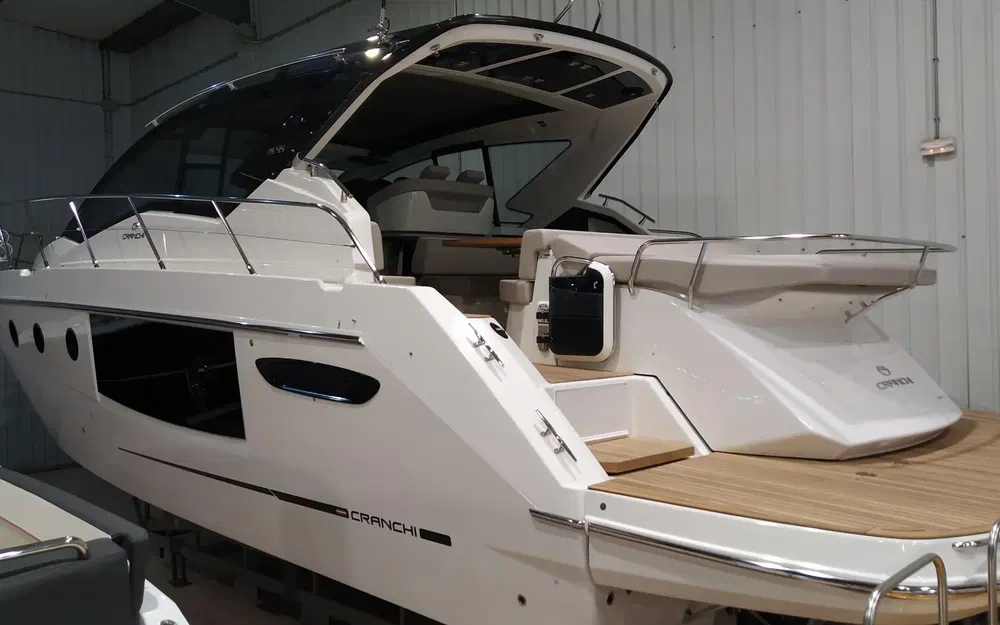 slider 3 Cranchi M 44 Hard Top