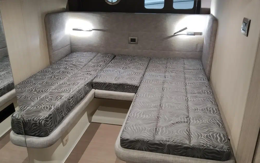 slider 39 Cranchi M 44 Hard Top