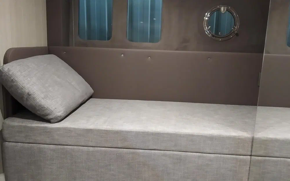 slider 42 Cranchi M 44 Hard Top