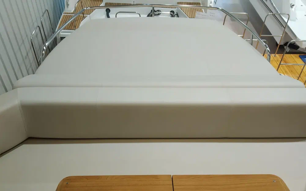 slider 7 Cranchi M 44 Hard Top