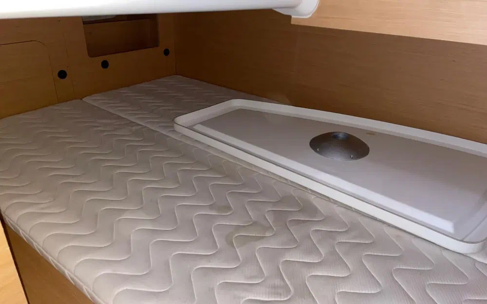 slider 12 Prestige Yachts 590 Fly