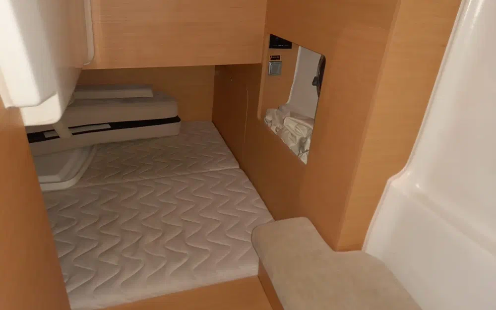 slider 13 Beneteau Monte Carlo 27