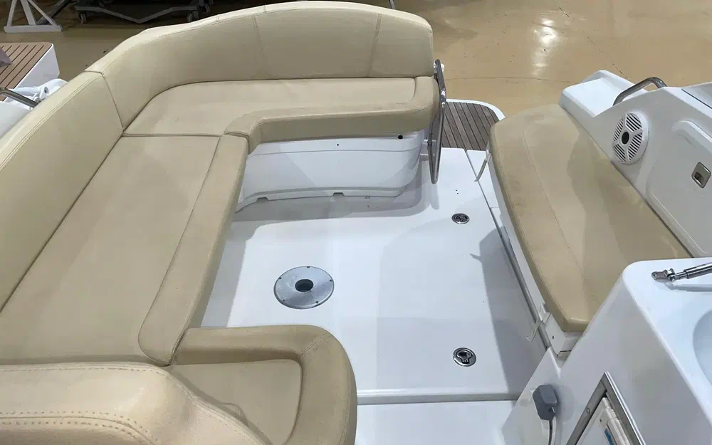 slider 5 Prestige Yachts 590 Fly